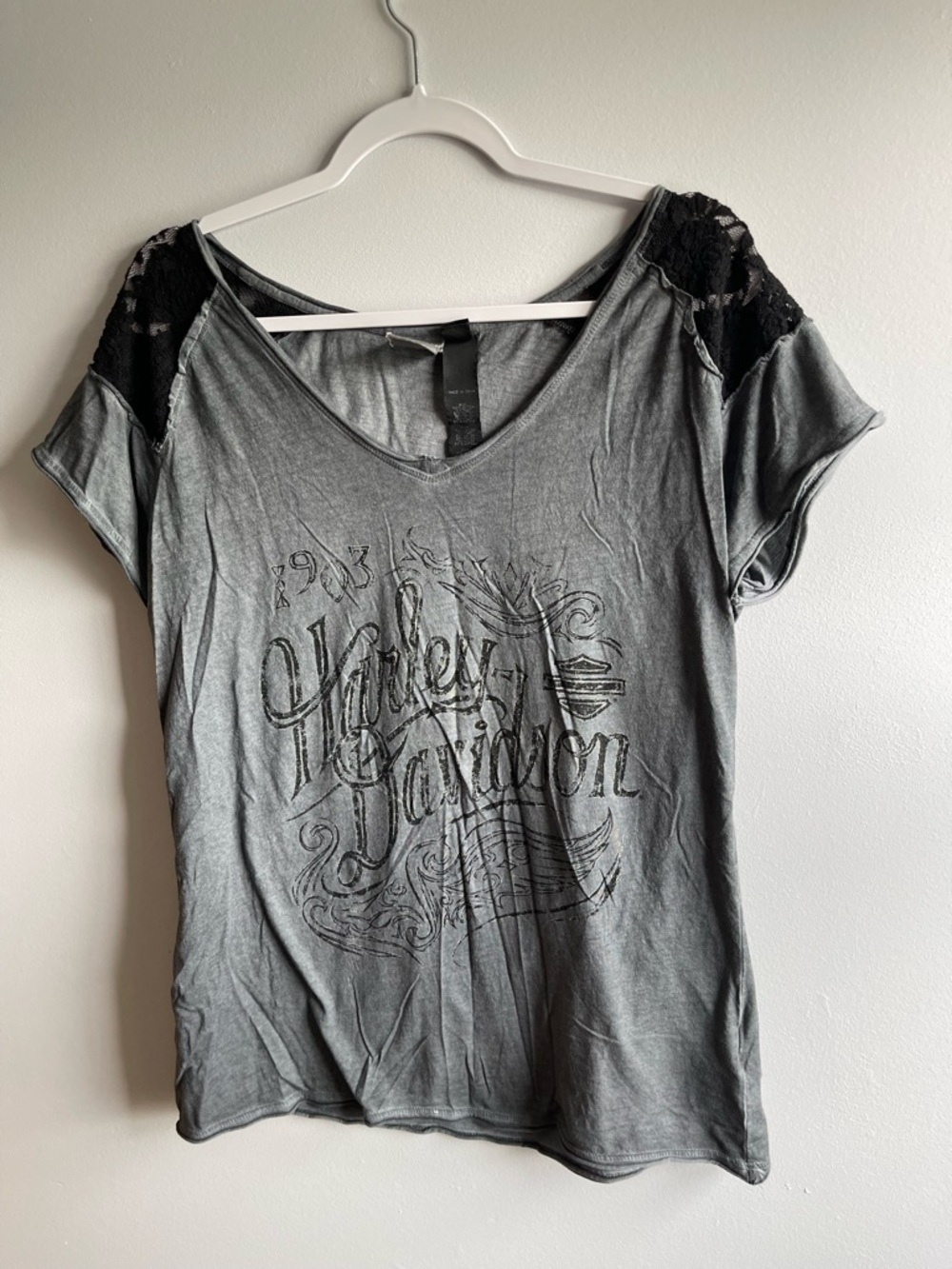 vintage Y2K Harley Davidson women's black grey shirt ft lace shoulder details
